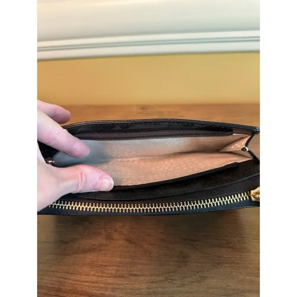 Kate Spade New York Black Pebbled Leather Wristlet Wallet Clutch Zip Around‎